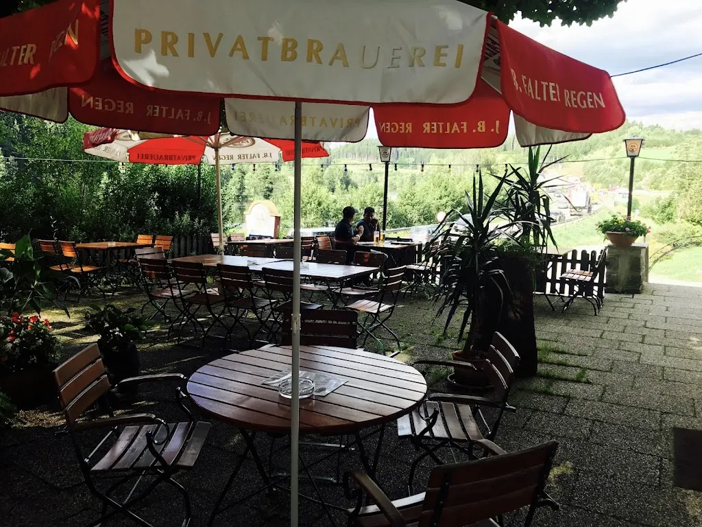 Jörgos Grillstube zur Seerose_Regen_slider_image_1