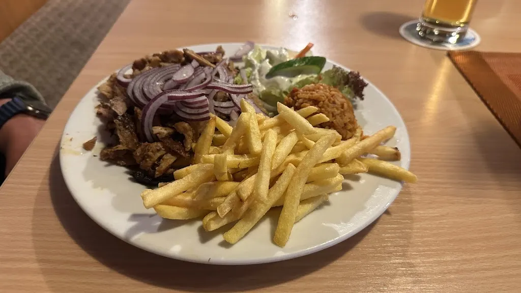 Jörgos Grillstube zur Seerose_Regen_slider_image_2