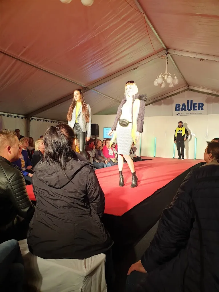 Luciana Merca_Einkaufspark Regen_Regen_review