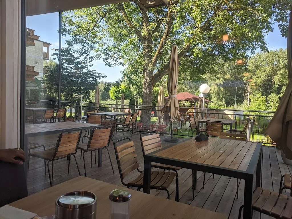 Raven Fuentes_Landgasthof Moser & Restaurant Bootshaus in Windorf an der Donau_Windorf_review