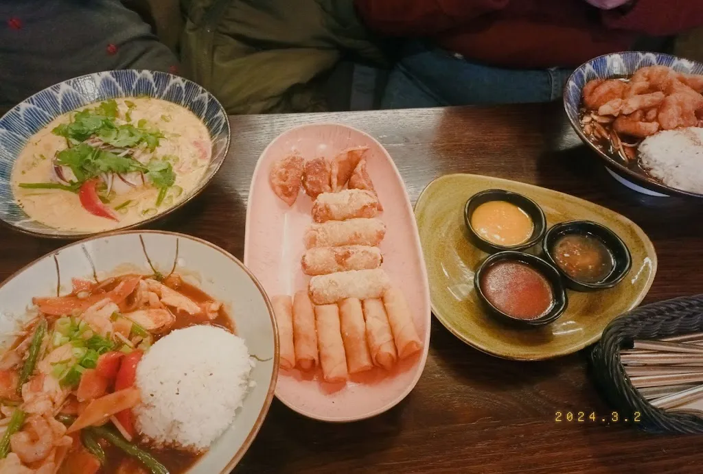 Vennette Segundo_HA TIEN_Regensburg_review