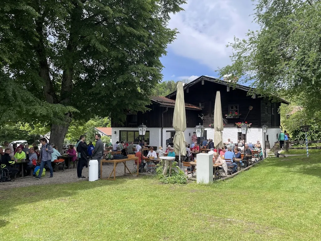 Nikolaus Albrecht_Gaststätte Ähndl_Staffelsee_review