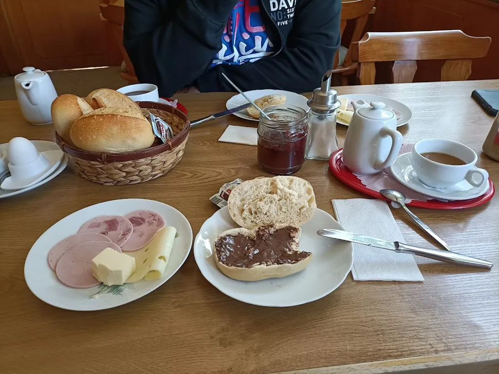 Martina_Gasthof Kressenhof_Roßtal_avis