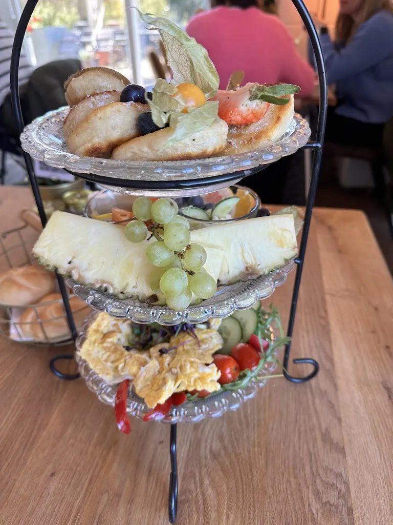 maggie nacey_Lecrio Esszimmer_Roßtal_avis