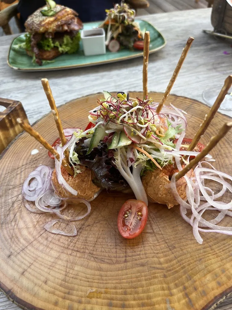 Anna Johanna_Kirschner Stuben_Rottach-Egern_avis