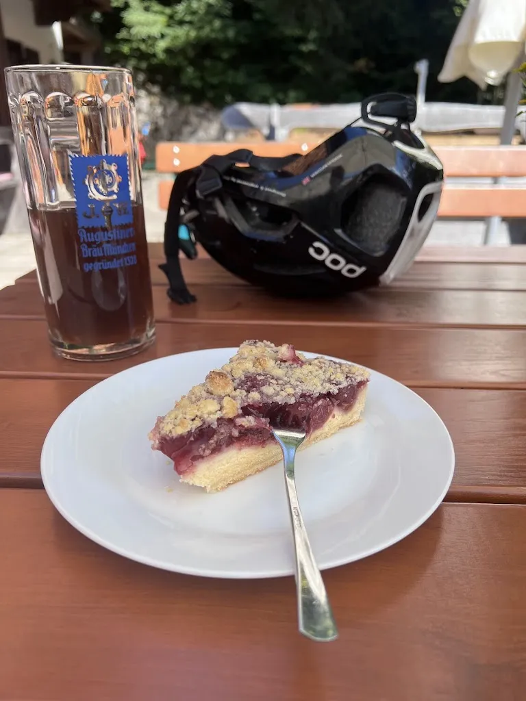 Nicholas MacGowan von Holstein_Berggasthof Moni-Alm GmbH_Rottach-Egern_avis