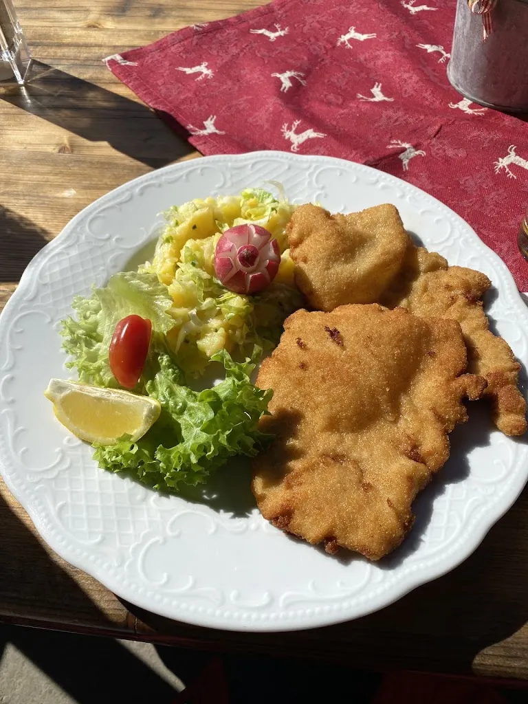 inna s_Berggasthof Moni-Alm GmbH_Rottach-Egern_avis