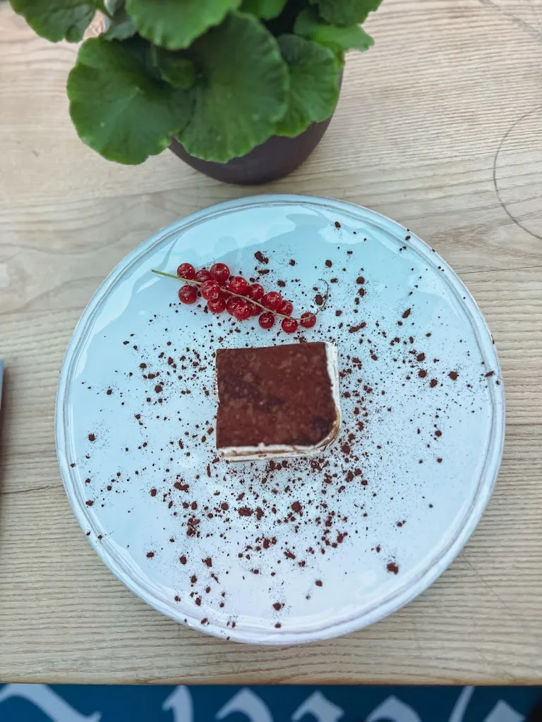 BISTRO MAI LIABBA_Wiessee_slider_image_3