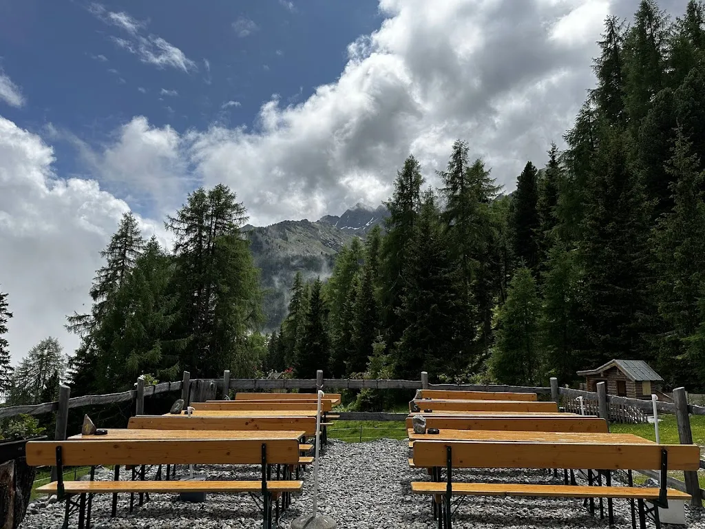 Pia Unger_Söllberg Alm 1849_Austria_review