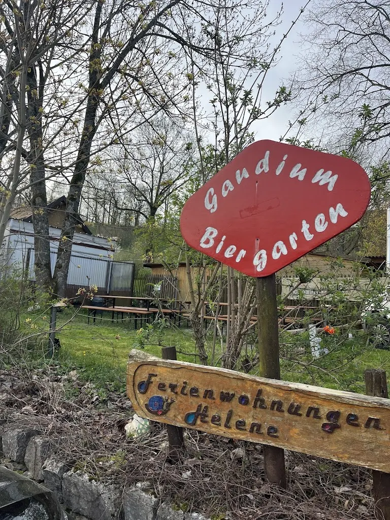 Bettina Dworatzek_Biergarten Gaudium_Schillingsfürst_review