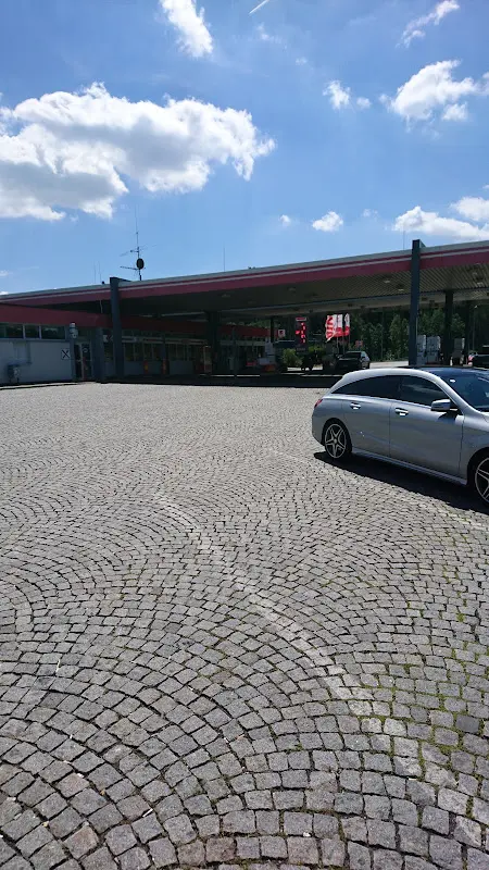 Magnus Michael_Tank & Rast Raststätte Rhön Ost_Schondra_review