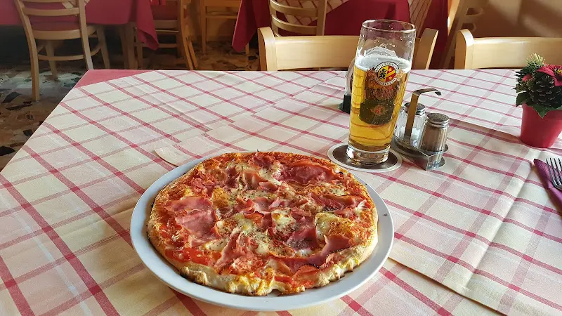 Restaurante pizzeri La Perla restaurant in Schongau