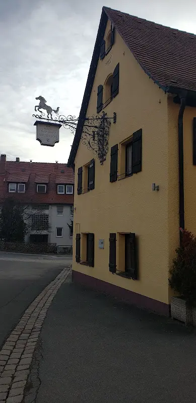 Dan Menoher_Hotel-Restaurant „WEISSES ROSS“_Nürnberg_reseña