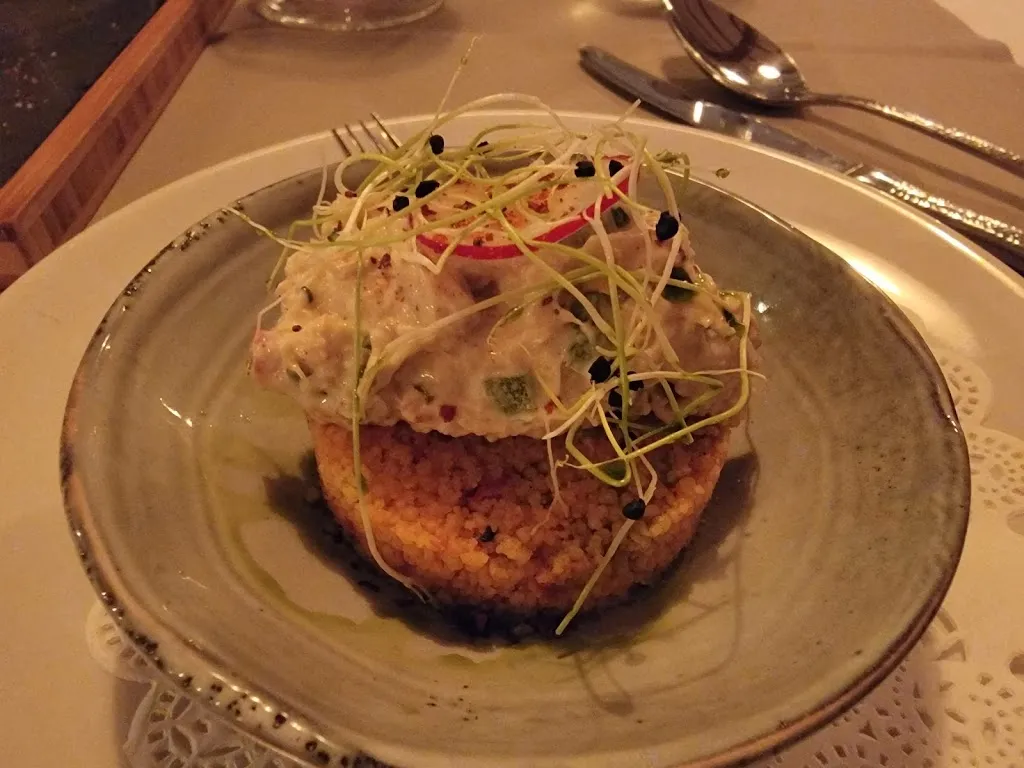 Alexander Turan_Restaurant Burg by Sascha Beilke_Au_review