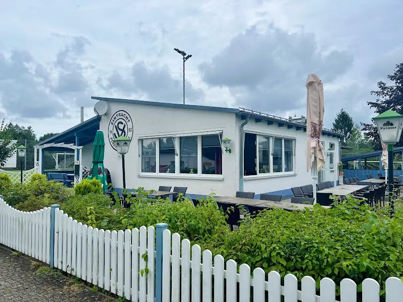 Dahlia_Griechische Sportgaststätte SV Eintracht Penzendorf_Schwabach_recensione