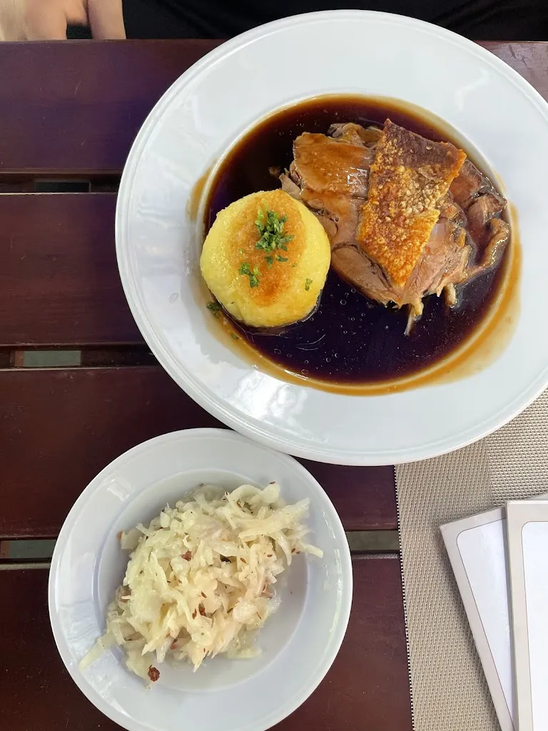 Mahsa Kashefi_Augustiner Klosterwirt_München_reseña