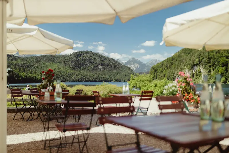 Alpenrose at the lake_Schwangau_slider_image_1