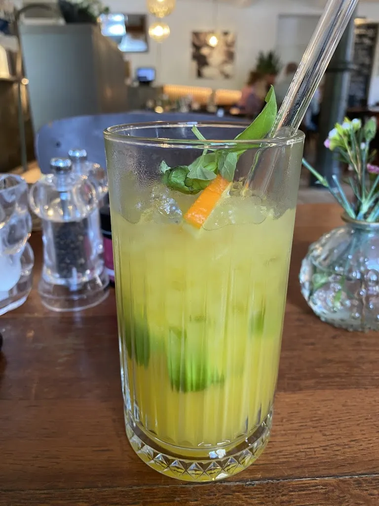 Jonty Solomons_Das Kartoffelhaus_Breisgau_review