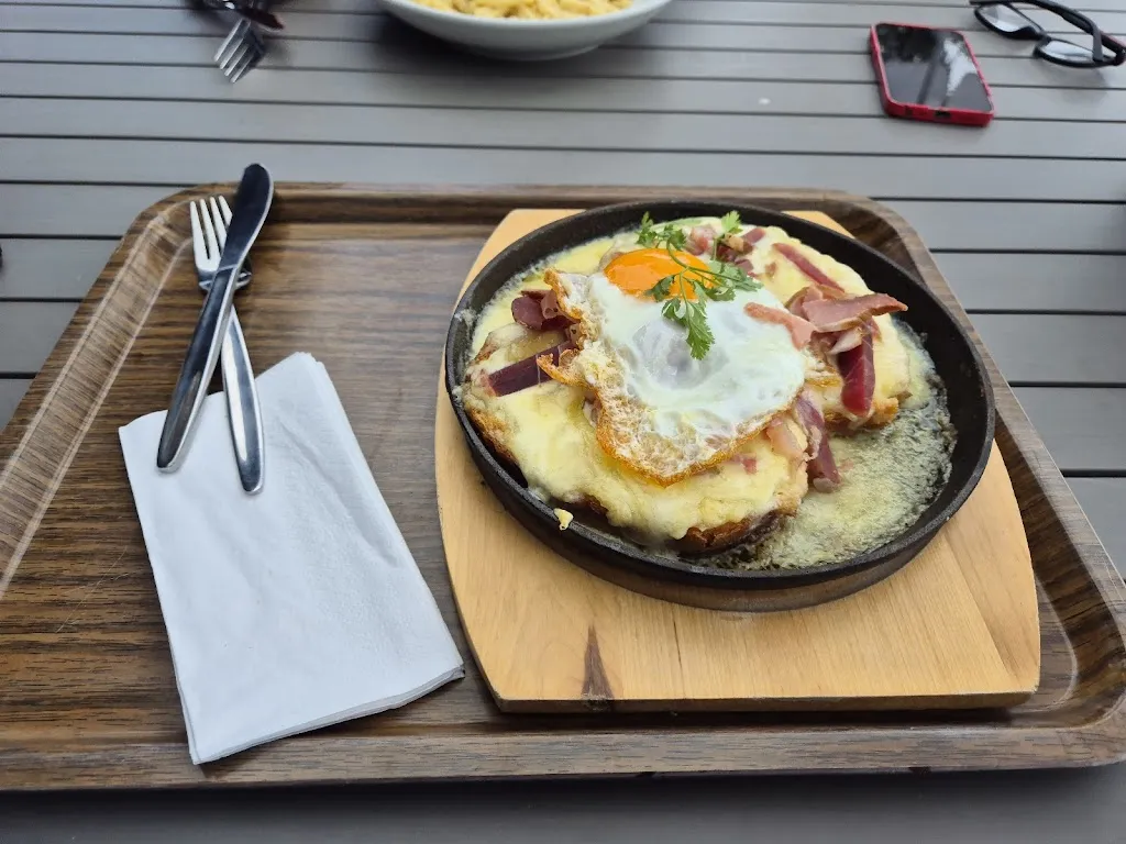 Plan-Francey_Moléson-sur-Gruyères_slider_image_3