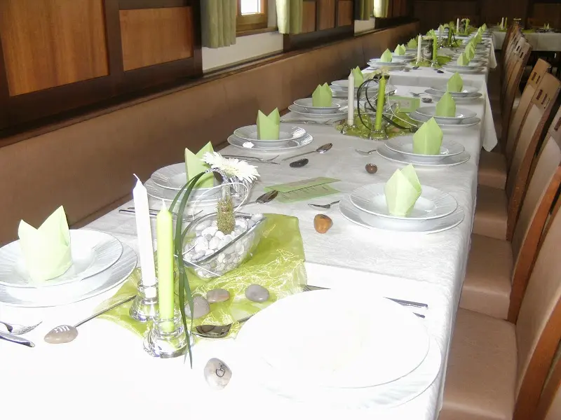 Landgasthof Weisses Kreuz - Evelin Schmidt restaurant in Schwarzenbruck