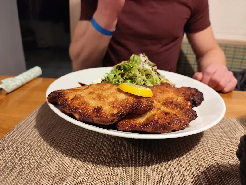 Zoltan Szabo-Toth_Zur Ziagla-Hütt'n_Schwandorf_review