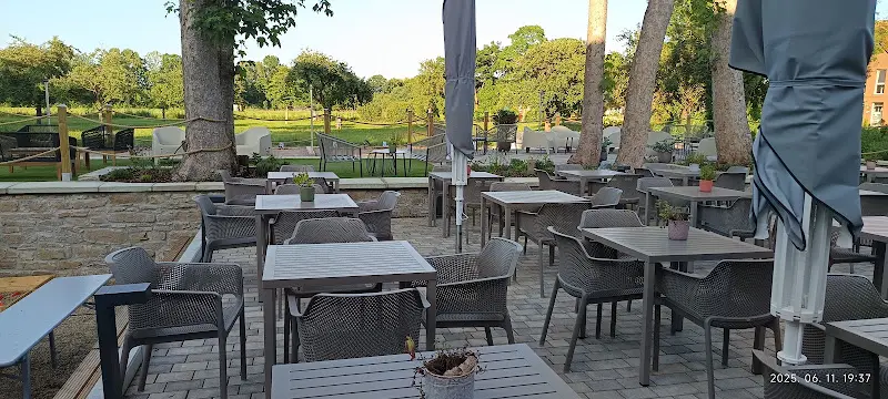 Café Hirschkopf Schlosshotel restaurant in Schwebheim