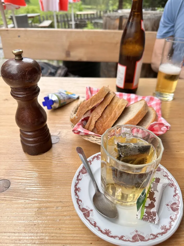 Lauenensee Restaurant_Gstaad_slider_image_3