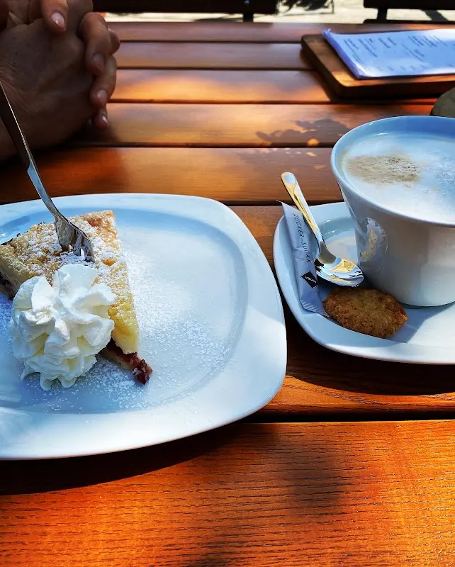 Johanna S._Bergwiesenhütte Schwarzenbach am Wald_Wald_review