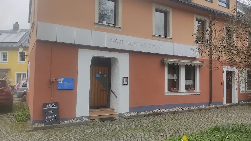 Gunter T._Das kleine Café_Saale_reseña