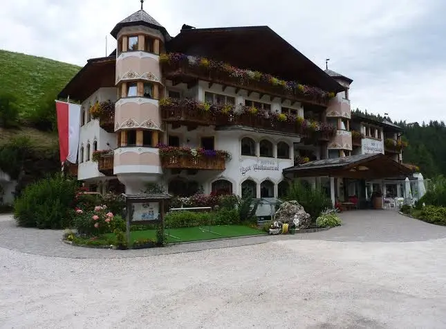 Hotel Schwarzenbach_Italy_slider_image_1