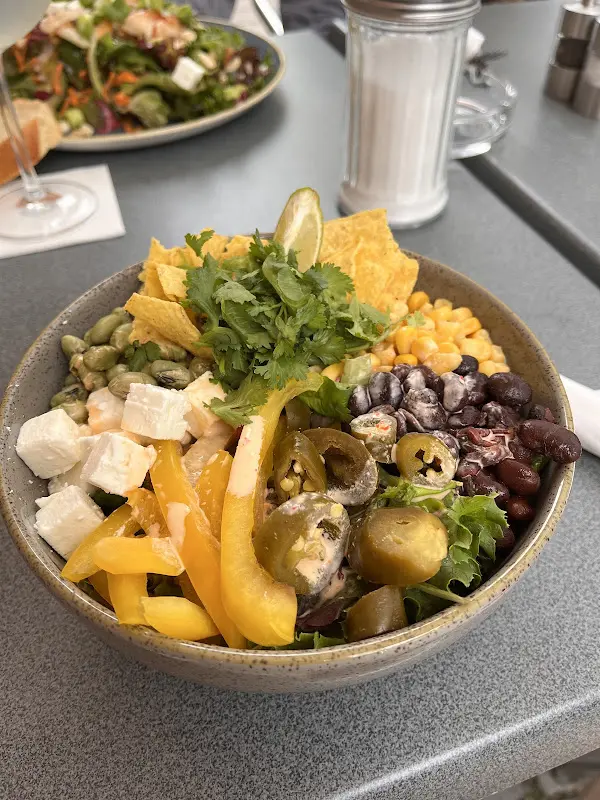 Jan-Hendrik Heinen_Amici | Salat-Cafe-Bar_Ilm_review