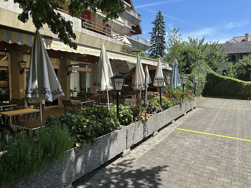 Nouf Abdurahman_Zum Seefeld_Thun_Bewertung