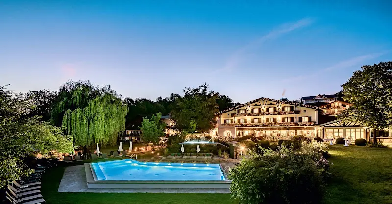 Alpenhof Murnau restaurant in Staffelsee