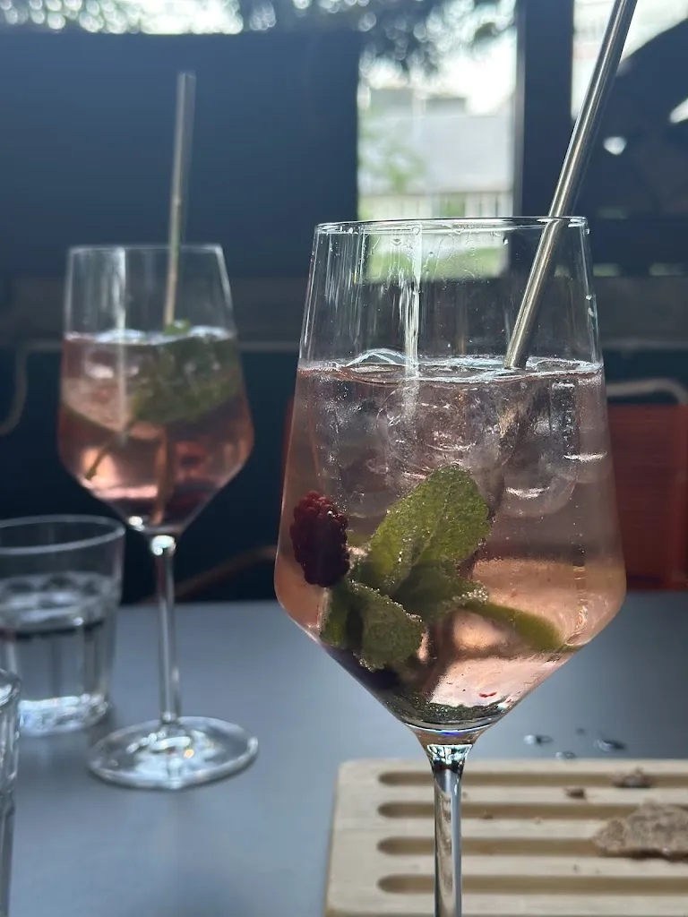 Ana Molina Navarro_Viertel-Kreis_Basel_review