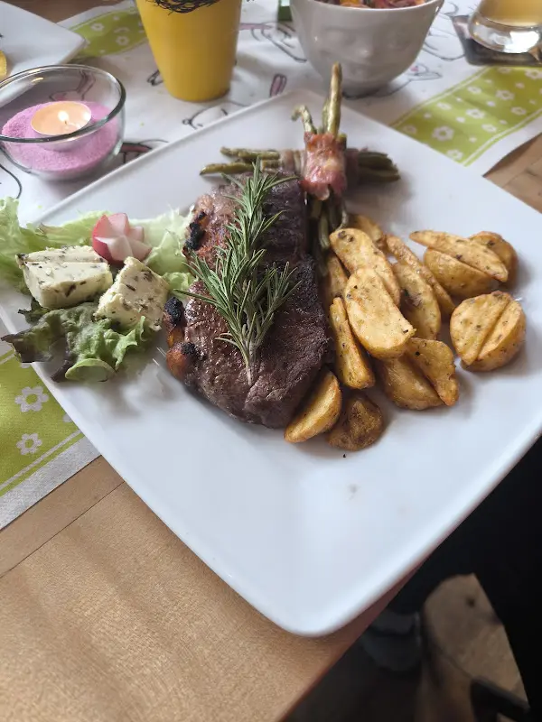 Birgit Flügel_Gasthaus Zur Grünen Au_Selb_review