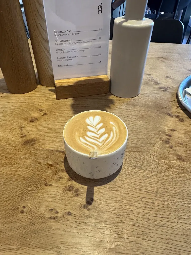 Edina Lee_Lollo_Breisgau_review