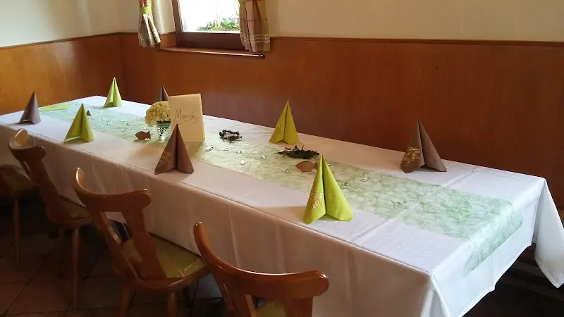 Gaststätte & Metzgerei Zu den Linden ristorante a Simmelsdorf