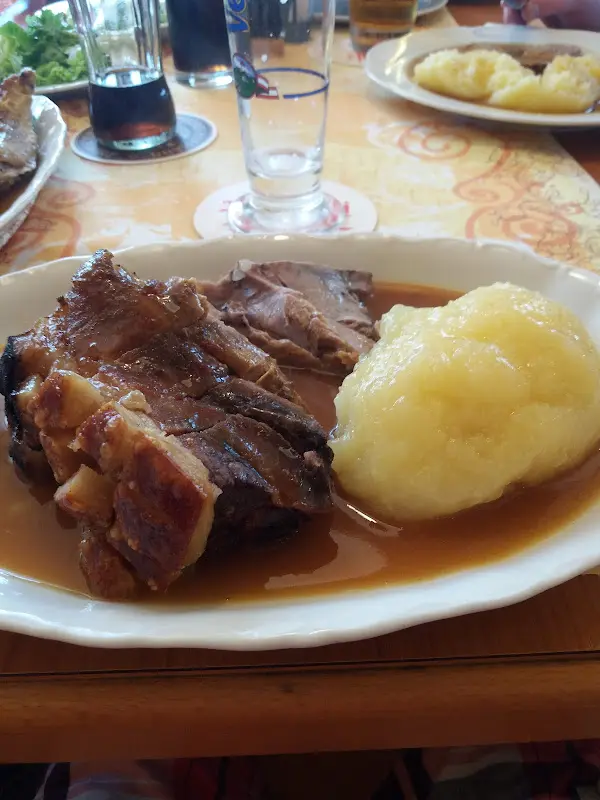 Robert und Karin Scharrer Gasthaus-Metzgerei GbR_Simmelsdorf_slider_image_3