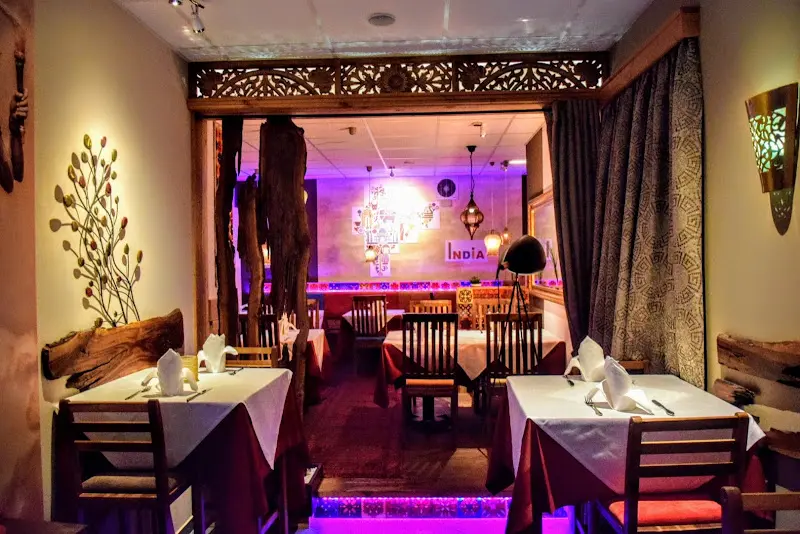 Taj Mahal Traditional Indian Restaurant_Inn_slider_image_1