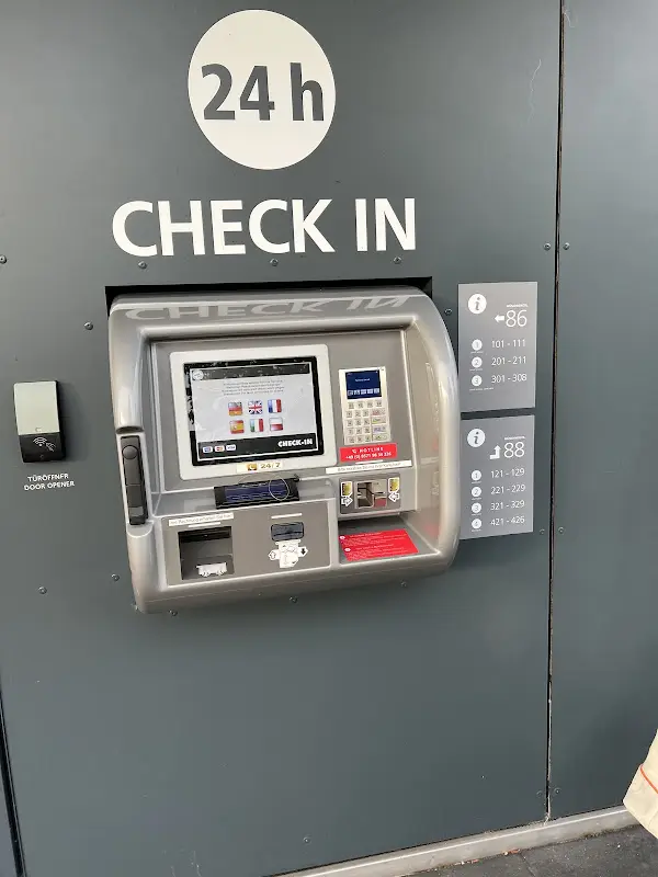 Maria B_MOTEL INN_Inn_recensione