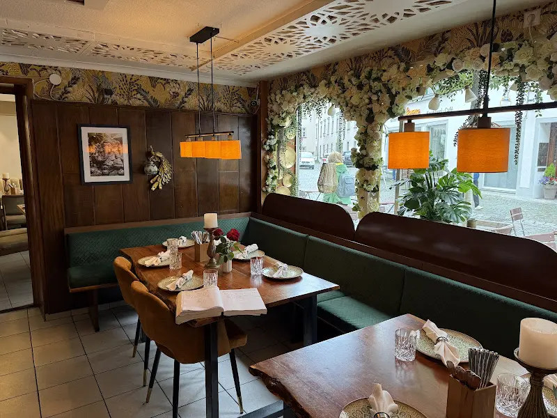 Khazana Street Restaurant_Lindau_slider_image_3