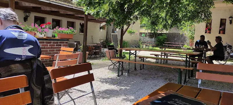 Gasthaus Alte Schule mit Biergarten_Solnhofen_slider_image_3