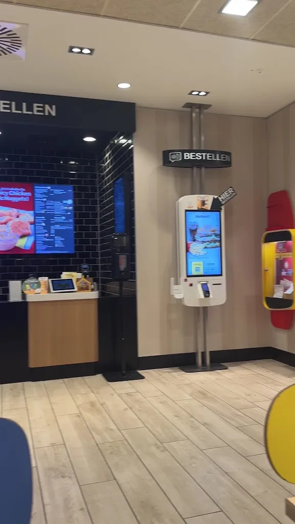 M J_McDonald's Restaurant_Aichstetten_review