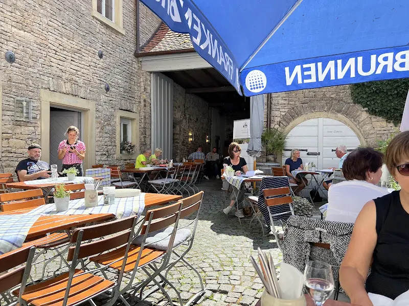 Gasthof zum Schwan restaurant in Sommerach