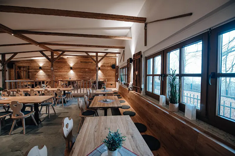 Dercks'n Berch Biergarten & Alm ristorante a Sonnefeld