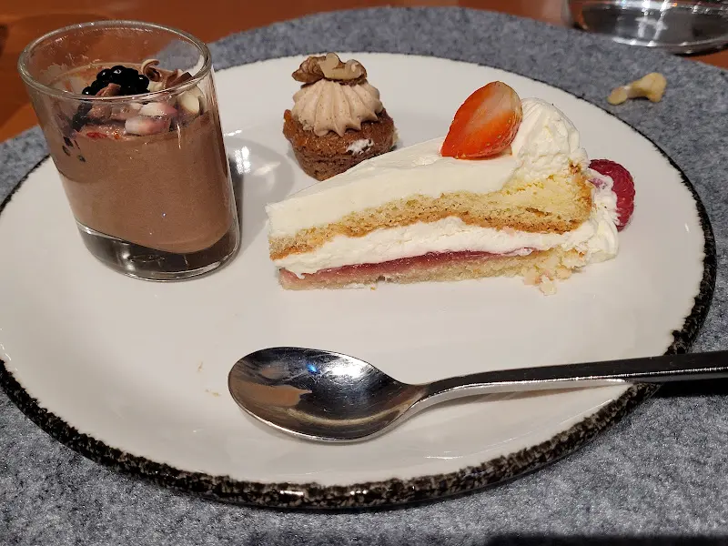 Patrick Higgins_Mountain Hub Social Dining_München_review