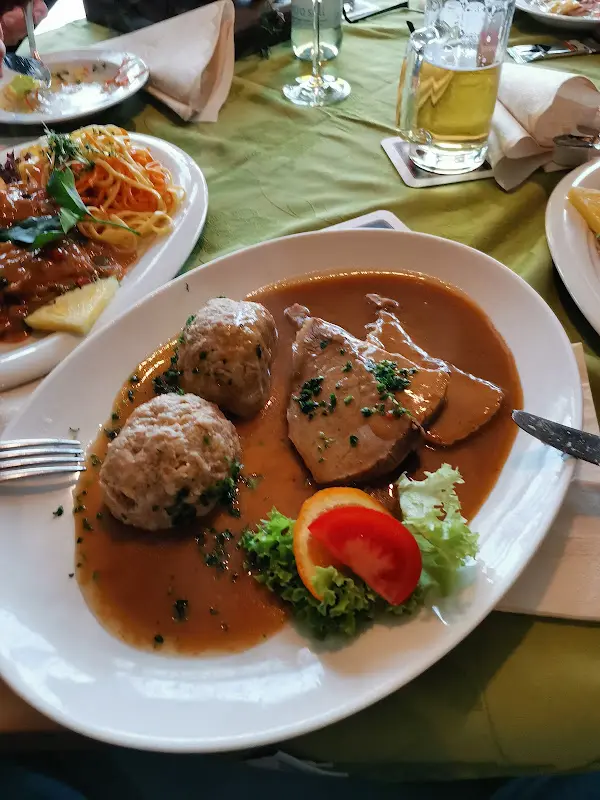 Flugplatz-Restaurant Vilshofen Terrassencafé M+R_Donau_slider_image_2