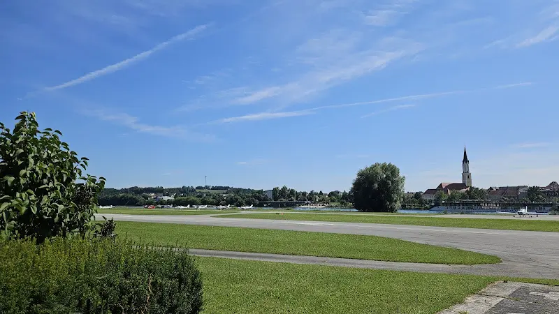 Flugplatz-Restaurant Vilshofen Terrassencafé M+R_Donau_slider_image_3