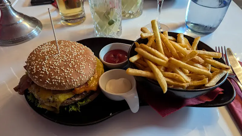 B.A.R. Bar & Restaurant_Brenz_slider_image_3