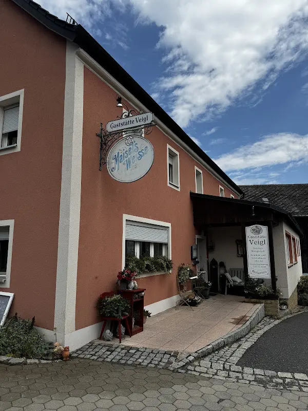 Erald Pacio_Gaststätte Veigl_Speichersdorf_review